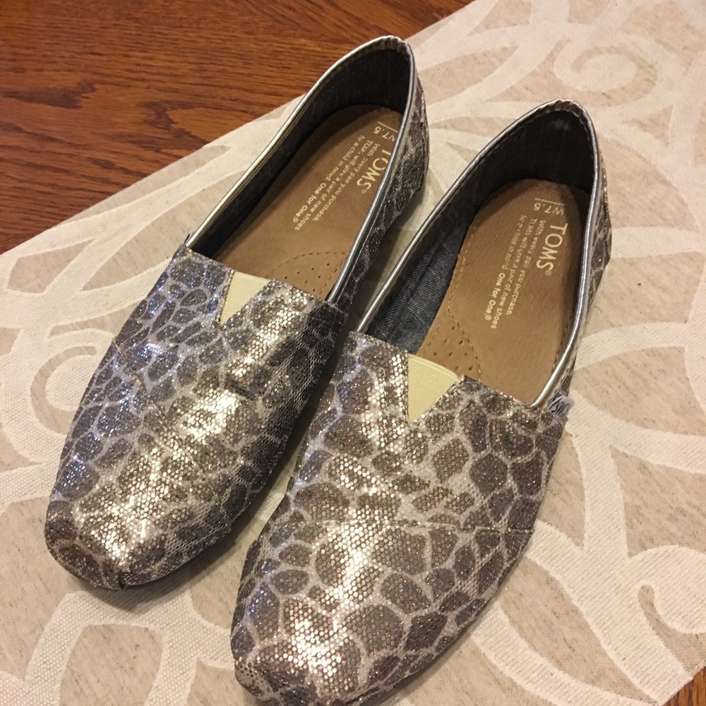 Toms zebra print